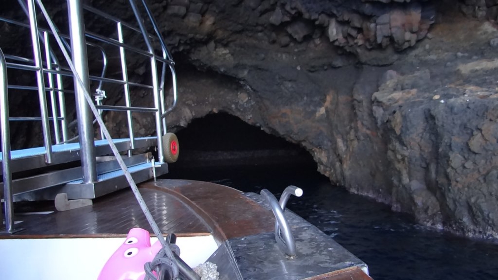 233 - Filicudi - Grotta del Bue Marino