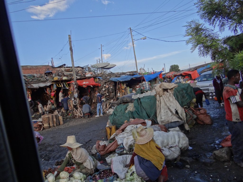048 - Addis Abeba - Il mercato