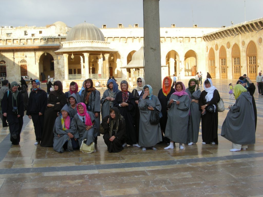126 - Aleppo - Moschea - Foto di gruppo