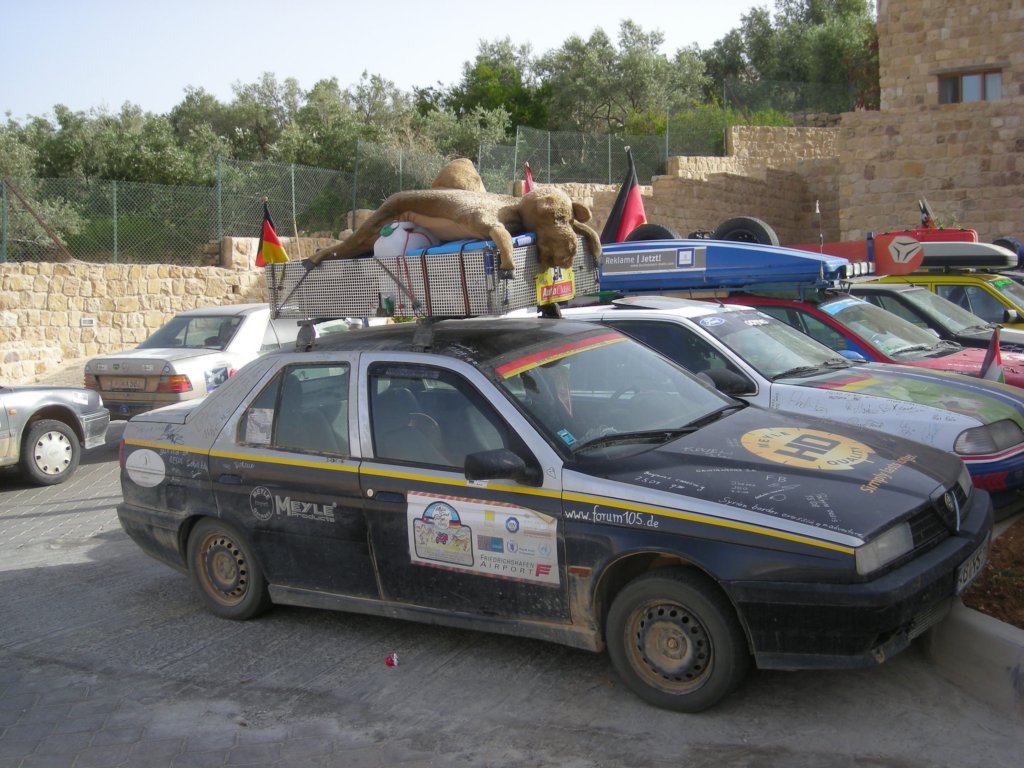 392 - Petra - Sosta dei rallysti